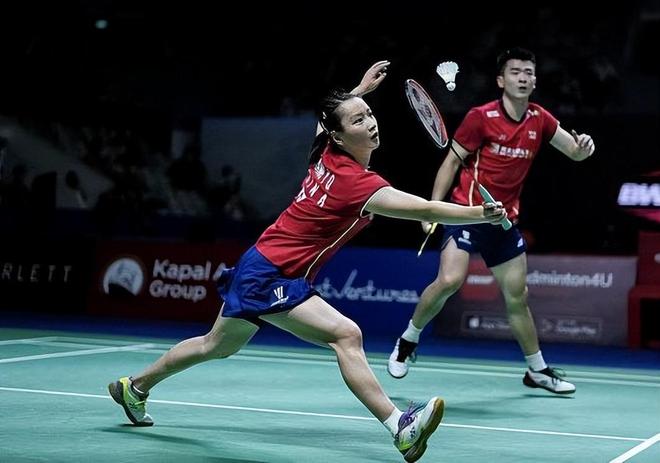 爱游戏官方入口-印尼队碾压法国队，黄鸭组合点燃赛场