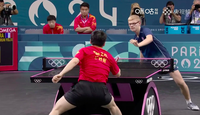 法国队鏖战英格兰队，樊振东状态火热