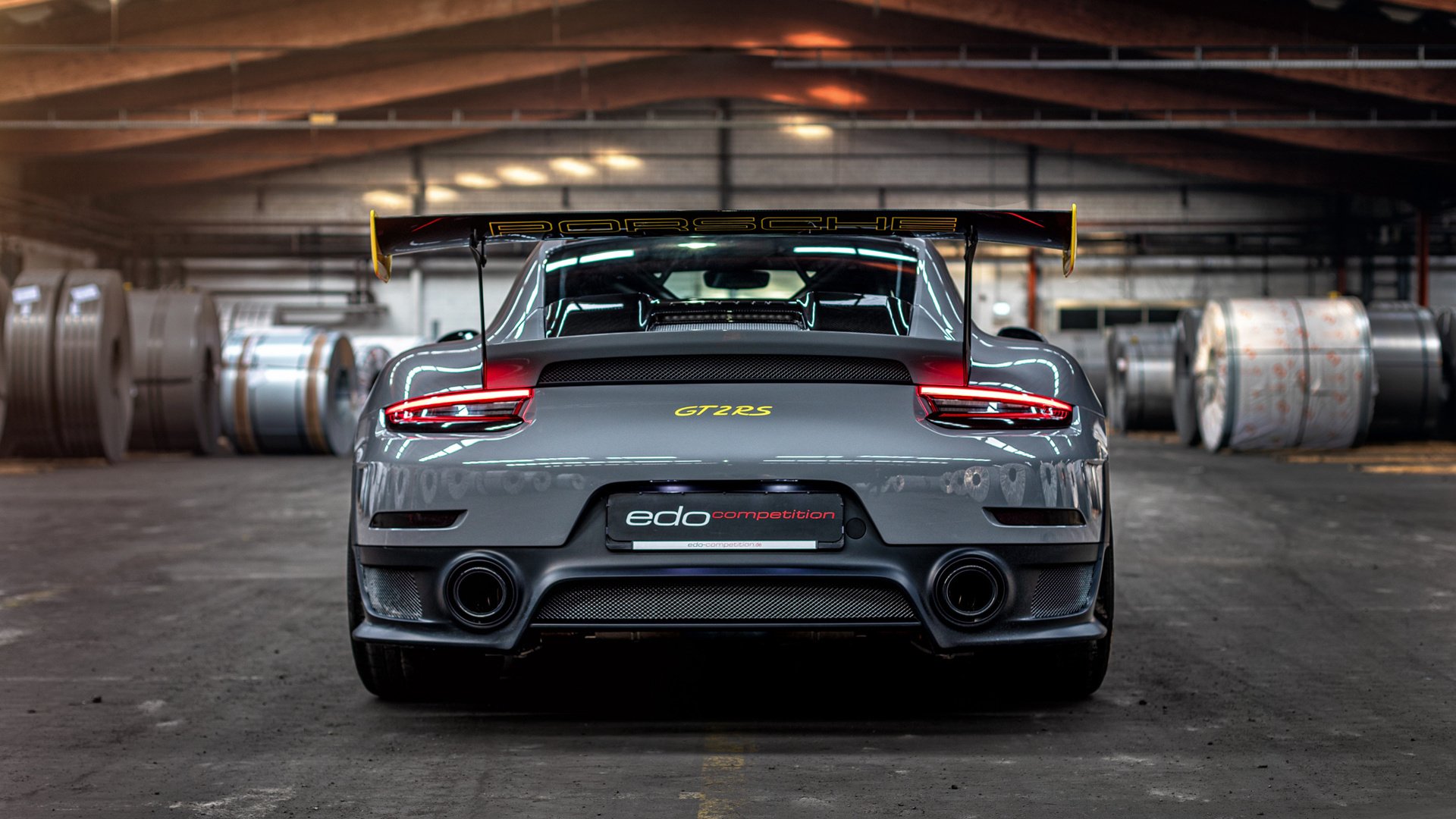 爱游戏官方入口-从草地到室内，兹维列夫的横扫与统治