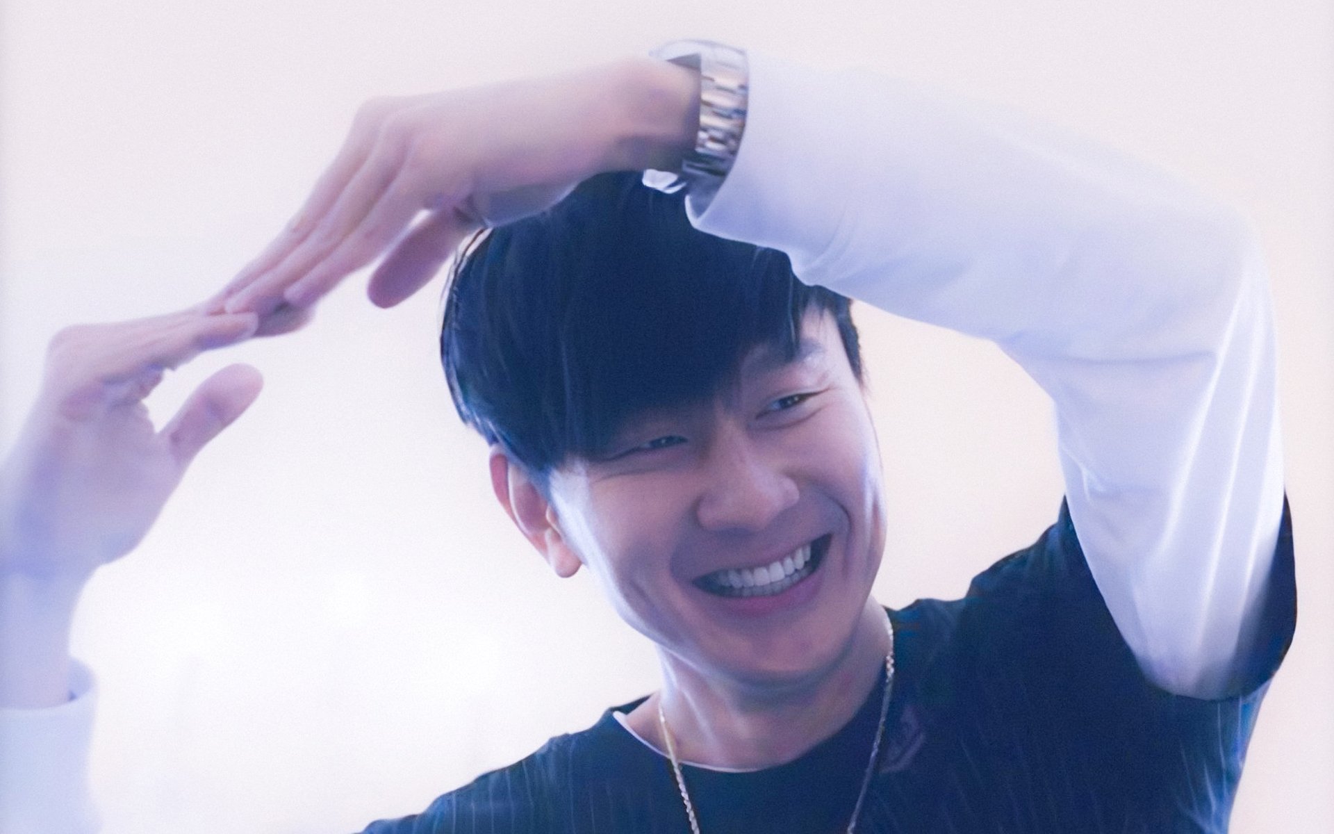 沙漠寒夜一剑封喉，拜仁加时险胜沙特，神秘先生恩佐点燃绝境之光