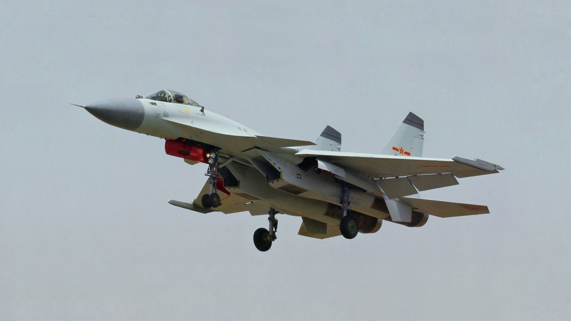 爱游戏tv-平行时空的交汇点，同一夜，两个足球世界的故事