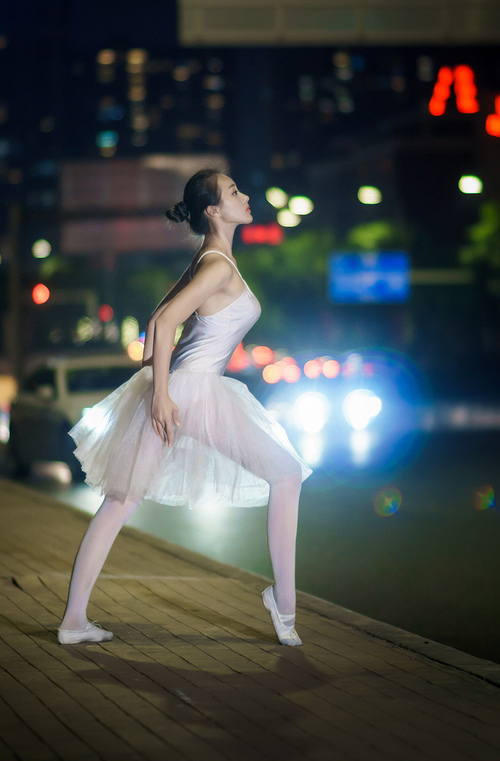 封锁魔术攻势,广厦以团队火网与保罗利刃撕裂对手